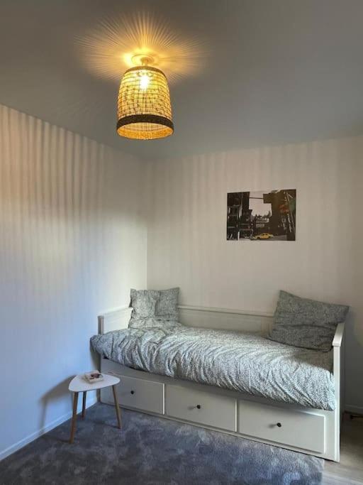 Apartment 28 M2 & Jardin Privatif 20 M2 Montigny-le-Bretonneux