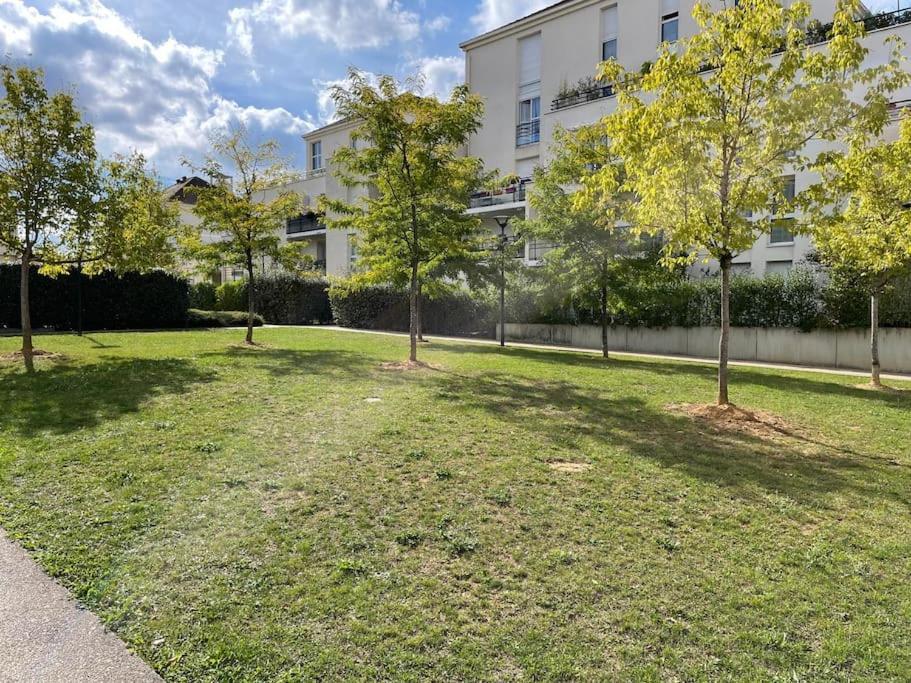28 M2 & Jardin Privatif 20 M2 Montigny-le-Bretonneux